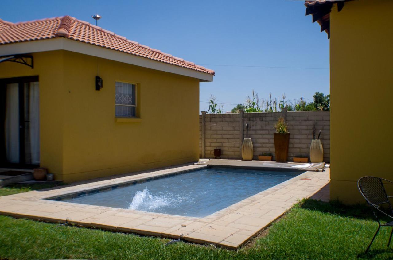 Seroloana Guest House Rustenburg Exterior foto