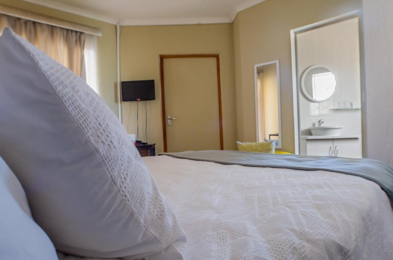 Seroloana Guest House Rustenburg Exterior foto